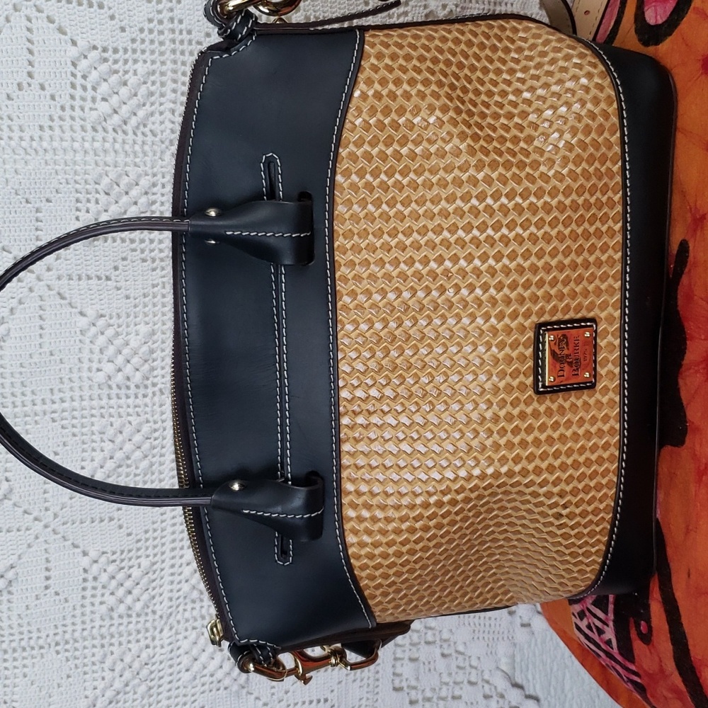 DOONEY AND BOURKE PURSE(domed satchel)